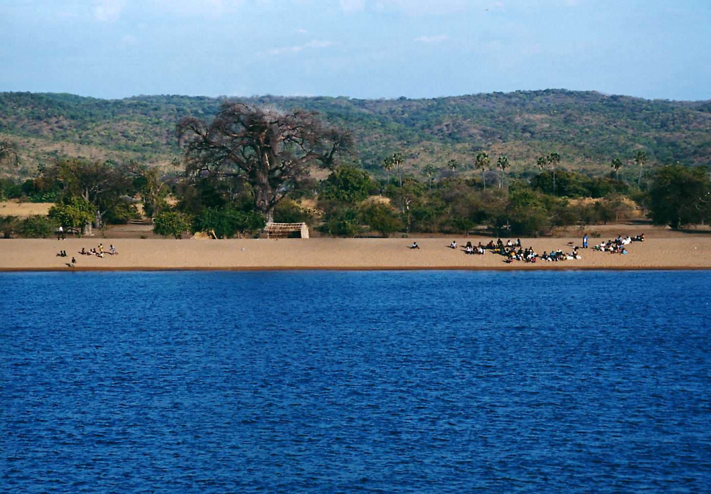 Praia do Lago Malawi, um dos Grandes Lagos africanos