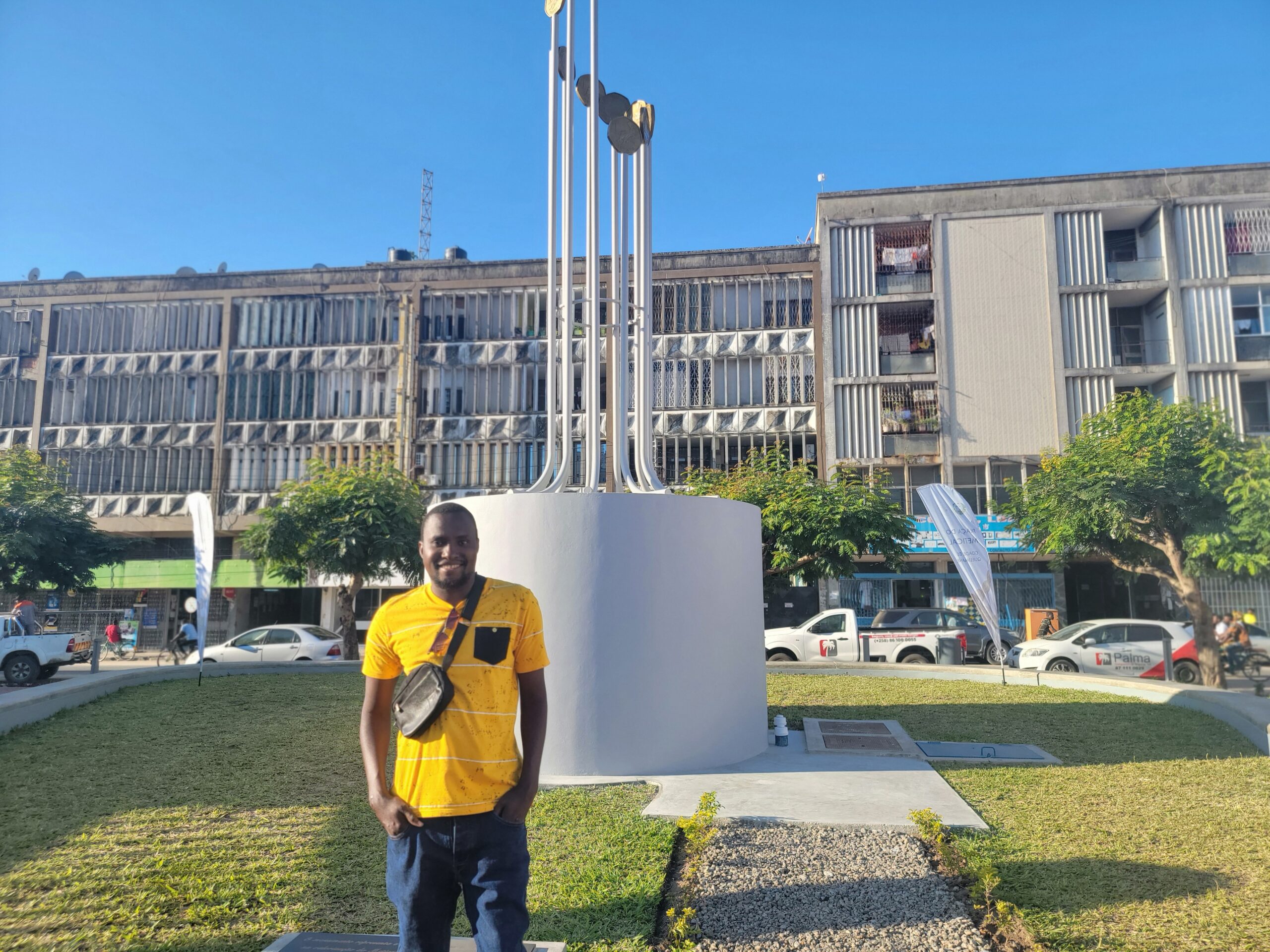 Minha Visita à Praça do Metical em Quelimane
