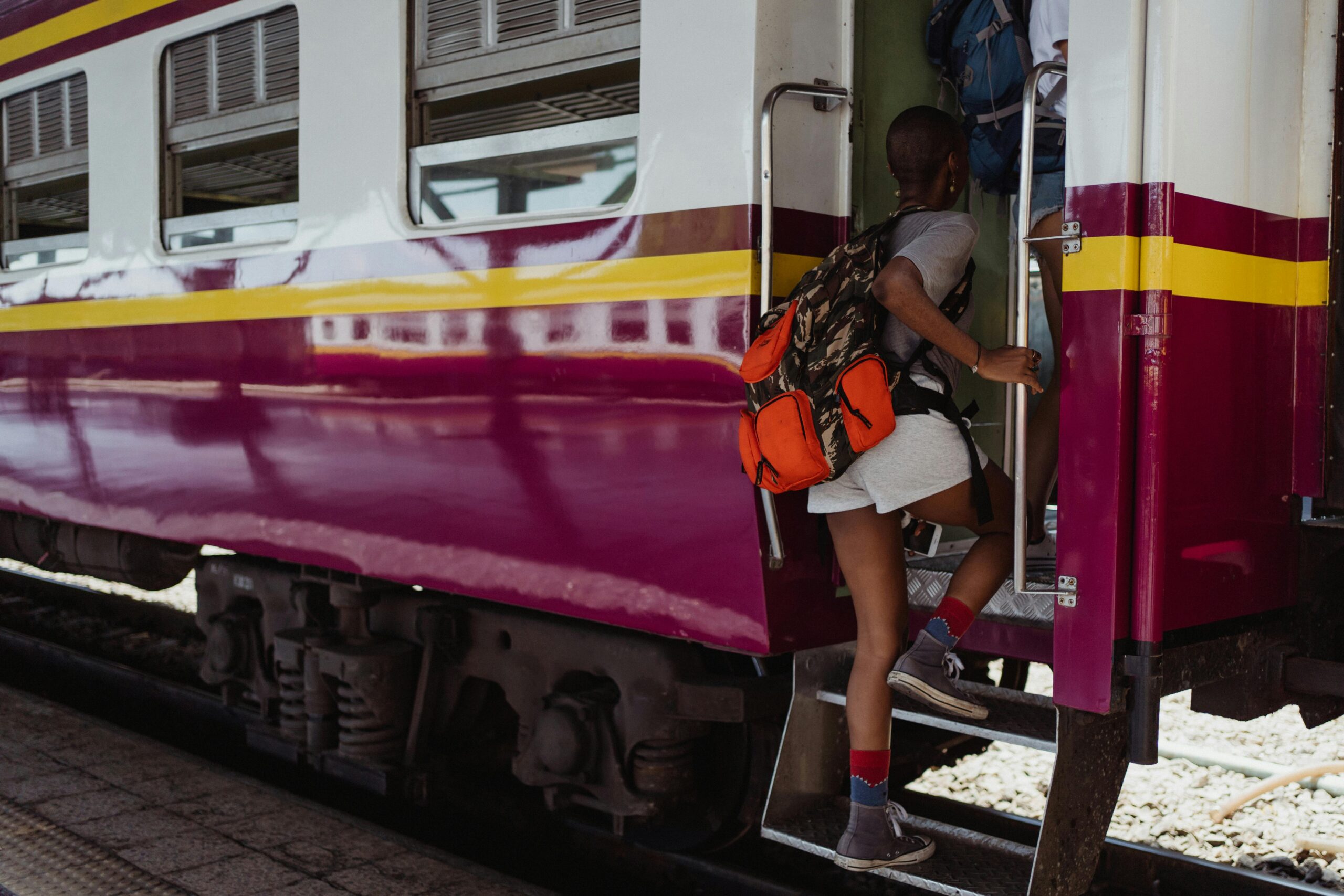 Como Viajar Sozinha de Comboio na África com Segurança e Confiança