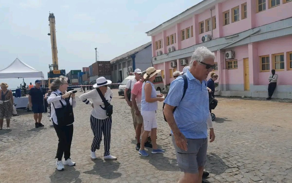 Quantos Turistas Visitaram São Tomé e Príncipe em 2023 e 2024?