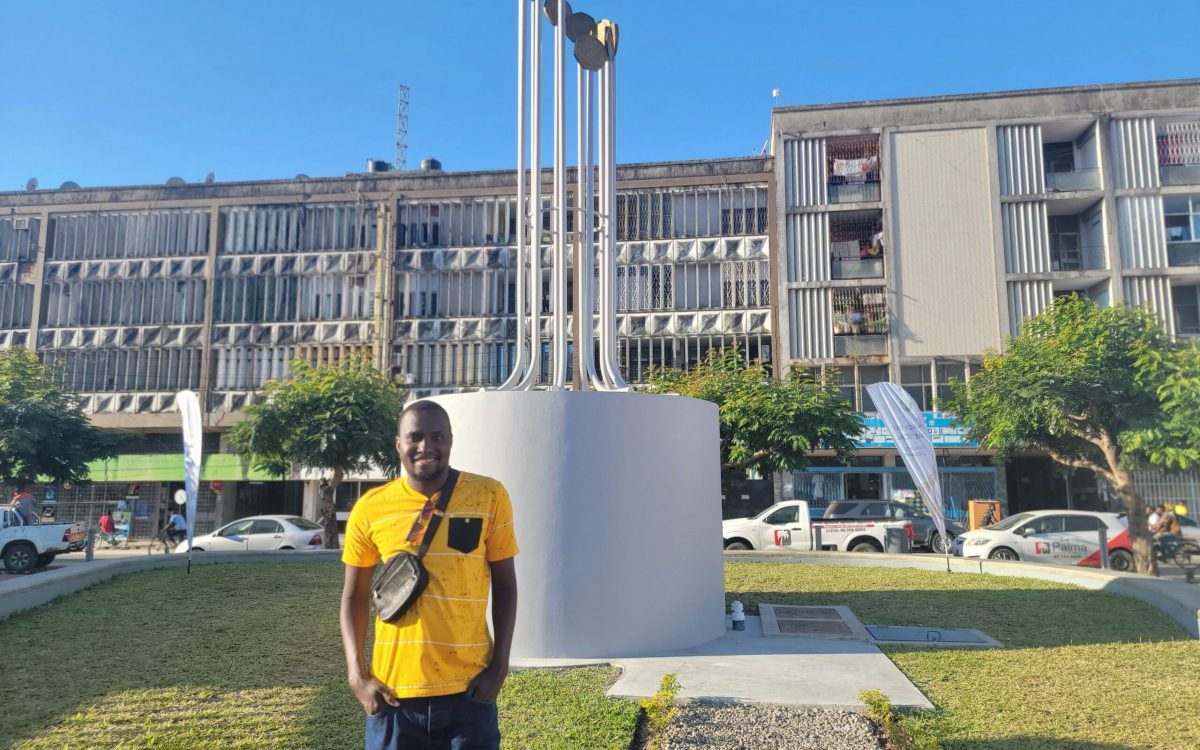 Minha Visita à Praça do Metical em Quelimane