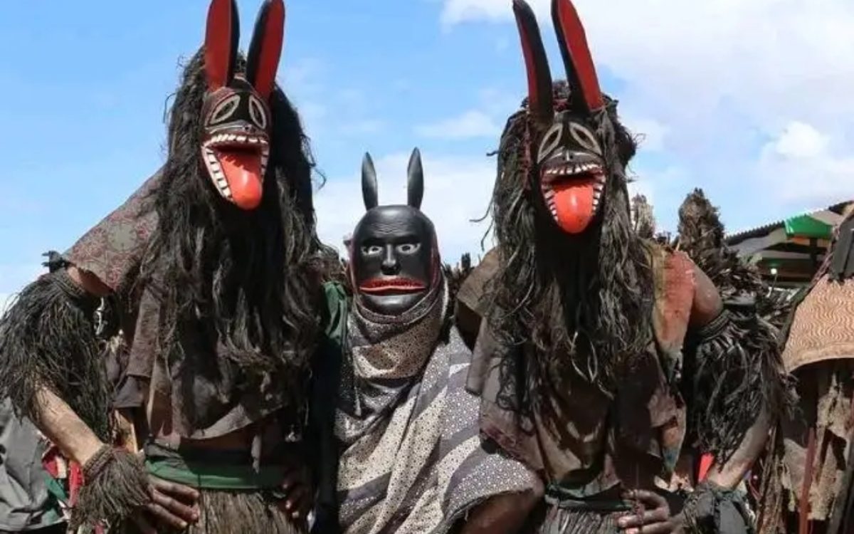 Nyau: A Dança Espiritual da Sociedade Secreta Chewa em Moçambique